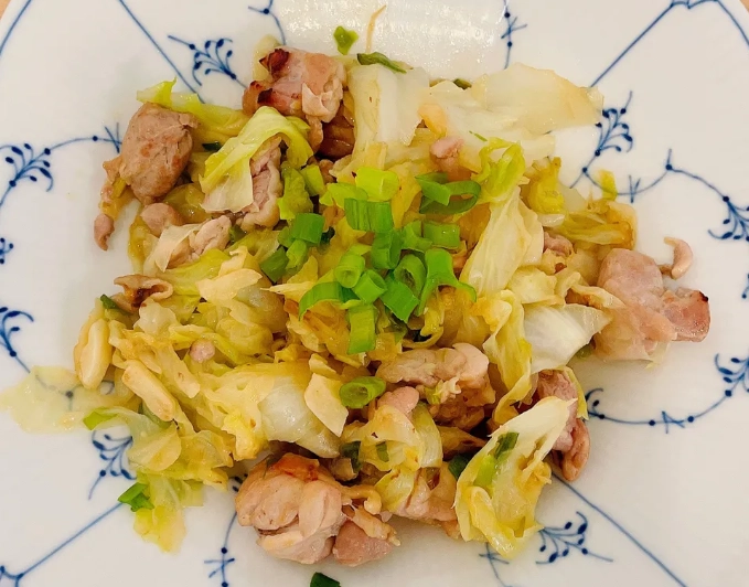 高麗菜炒雞腿肉 食譜 高麗菜炒雞腿肉 食譜