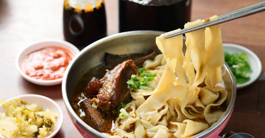 西門町必吃：老饕私藏15間口袋名單 | 真實踩點不踩雷