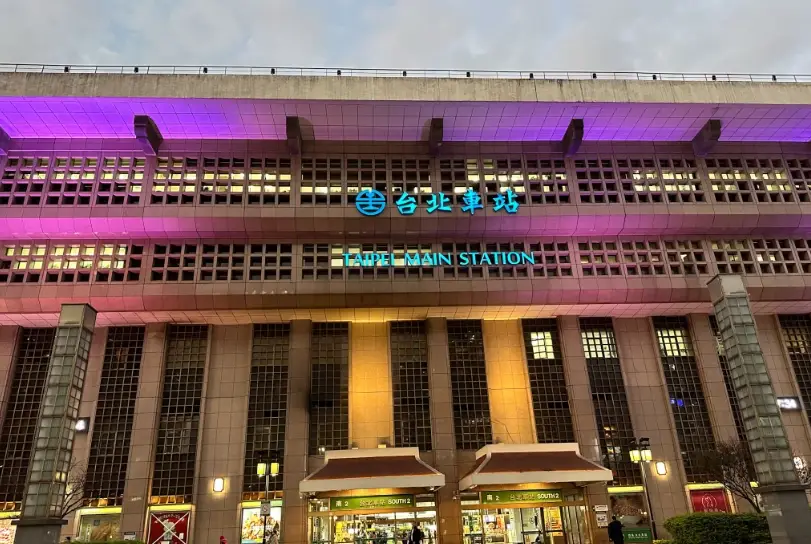 台北車站附近百貨公司怎麼選？微風、京站、新光三越站前店動線與美食實走比較