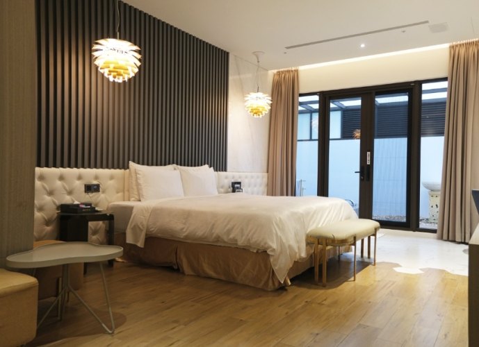 麗寶樂園附近住宿