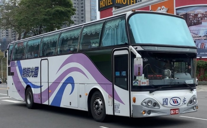 麗寶樂園接駁車