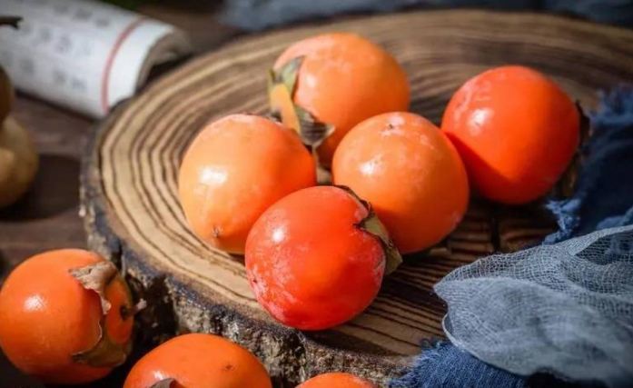 食物相克柿子花生