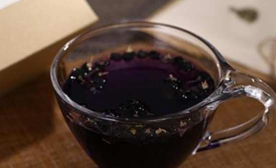 黑枸杞泡水