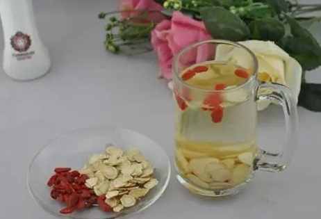 黃耆黨參枸杞茶功效