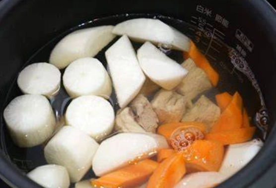 電鍋蘿蔔湯食譜