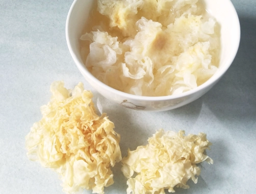 銀耳雪耳哪個好