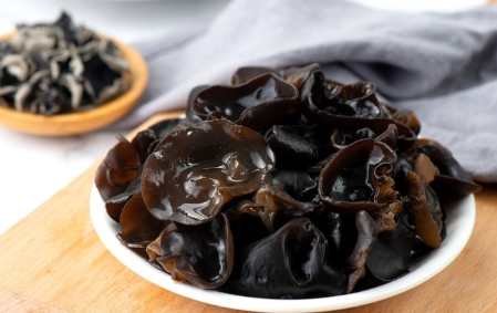 黑木耳晚上不能吃