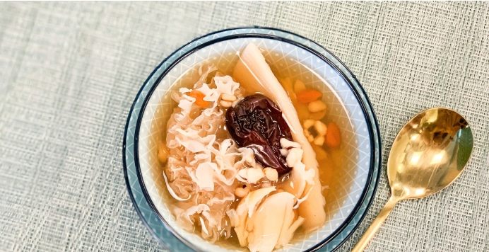 銀耳蓮子湯經期