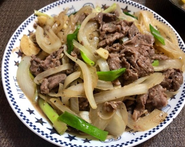 奶油洋蔥炒牛肉 食譜
