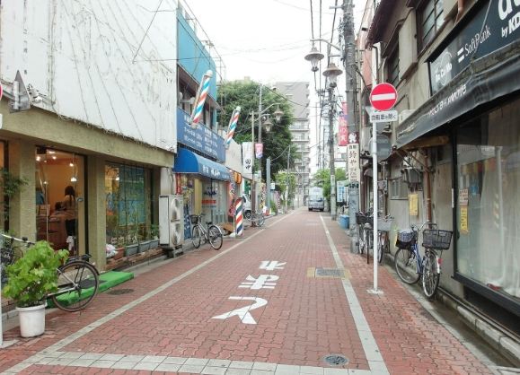 龜有公園前派出所銅像