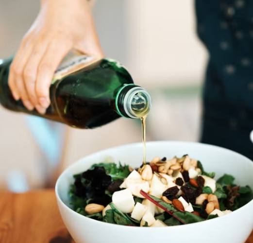 冷壓初榨橄欖油炒菜