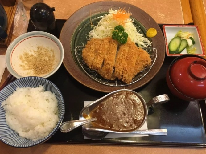 台中新光三越美食