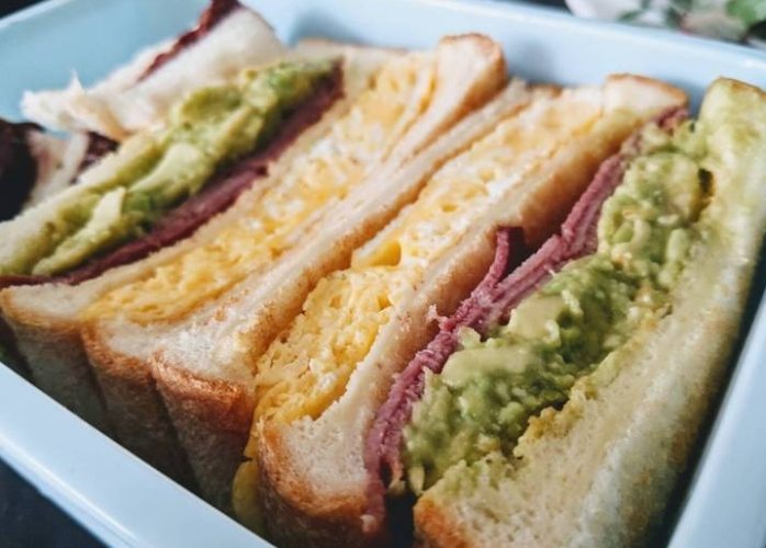 酪梨火腿三明治做法