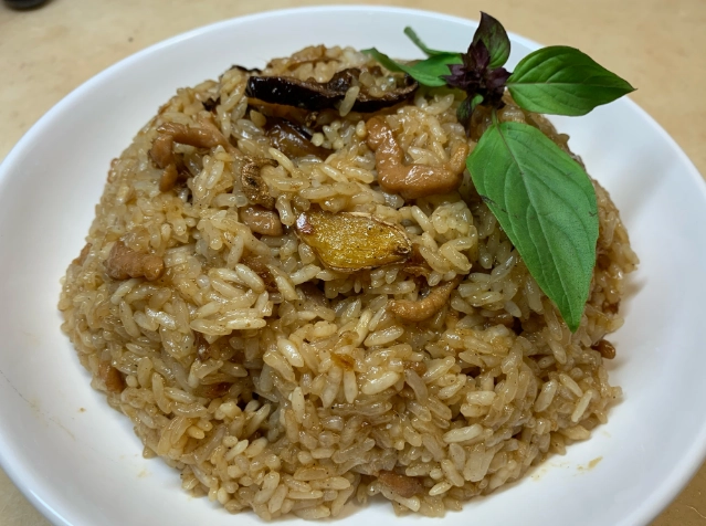 台灣大碗油飯