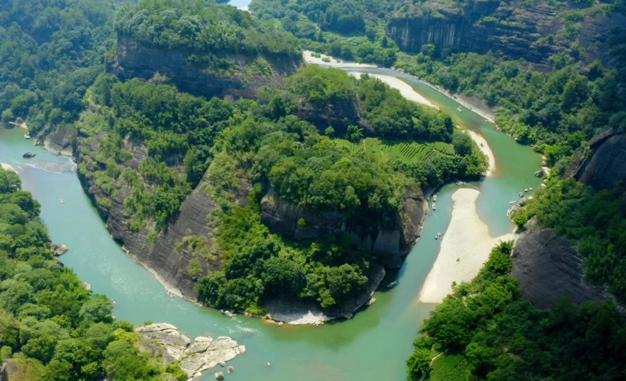 森林遊樂區與國家公園比較