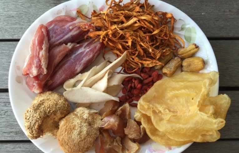 蟲草花雞湯功效