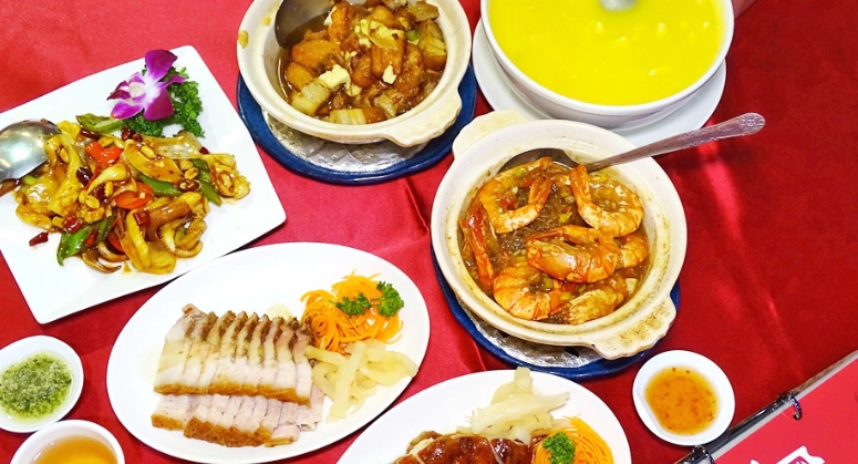 小巨蛋附近美食