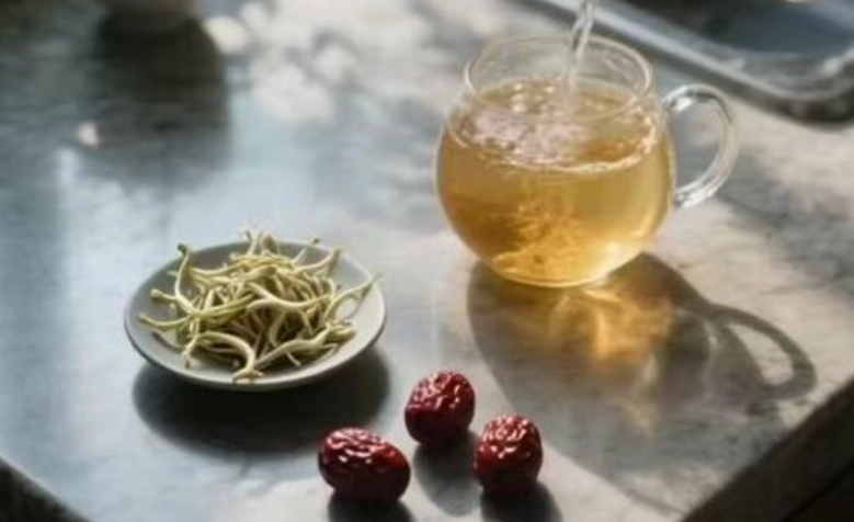 金銀花紅棗茶做法