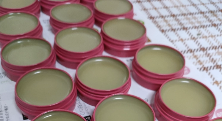 左手香膏使用方法