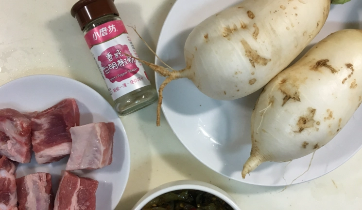 白羅白排骨湯做法