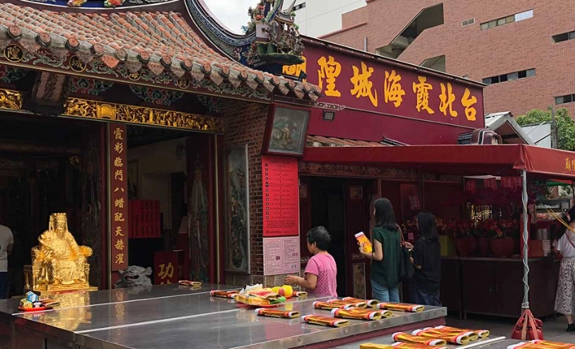 台灣月老廟夜景