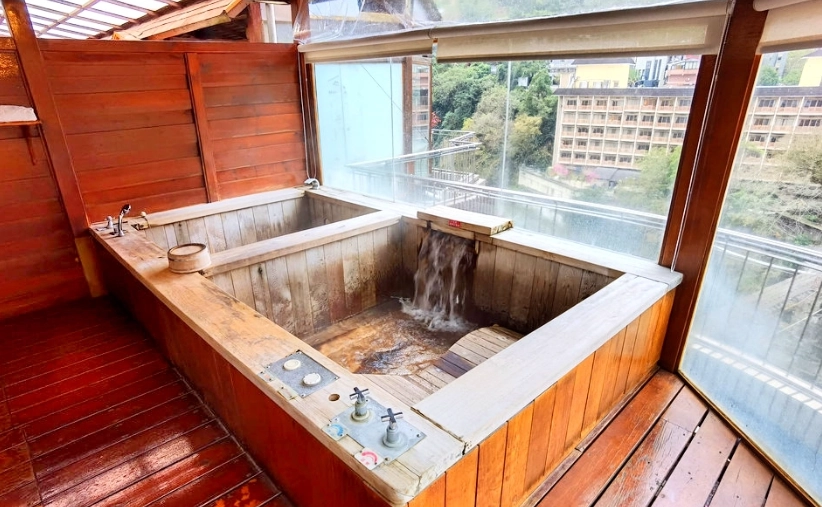 台中温泉汤屋
