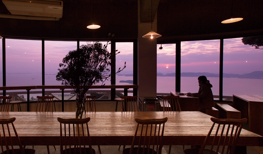 岡山咖啡廳夜景