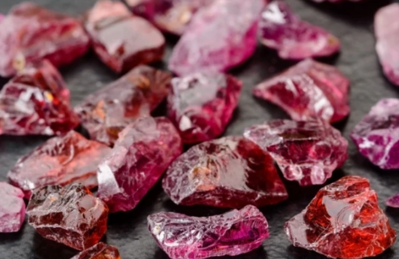 石榴石來源
