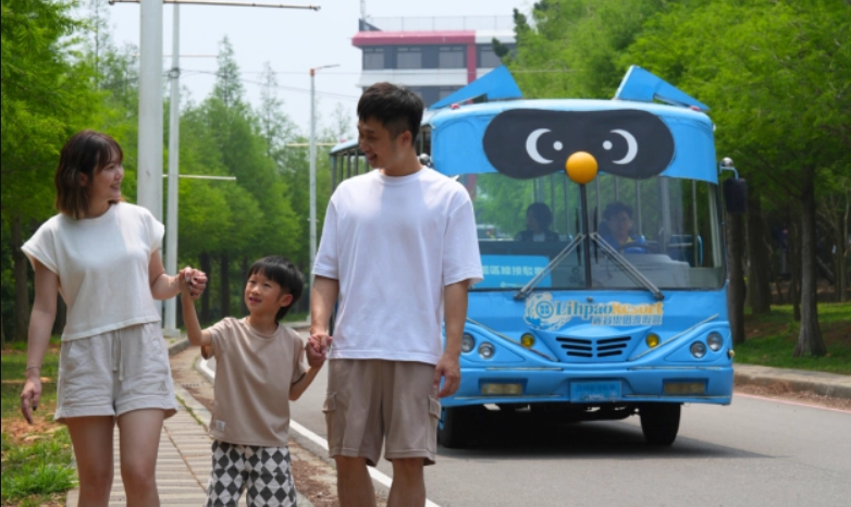 麗寶樂園接駁車