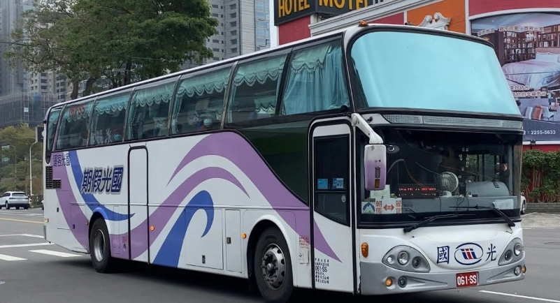 麗寶樂園接駁車