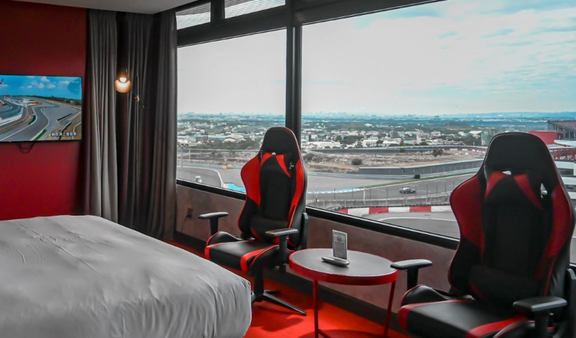 麗寶賽車主題旅店 交通