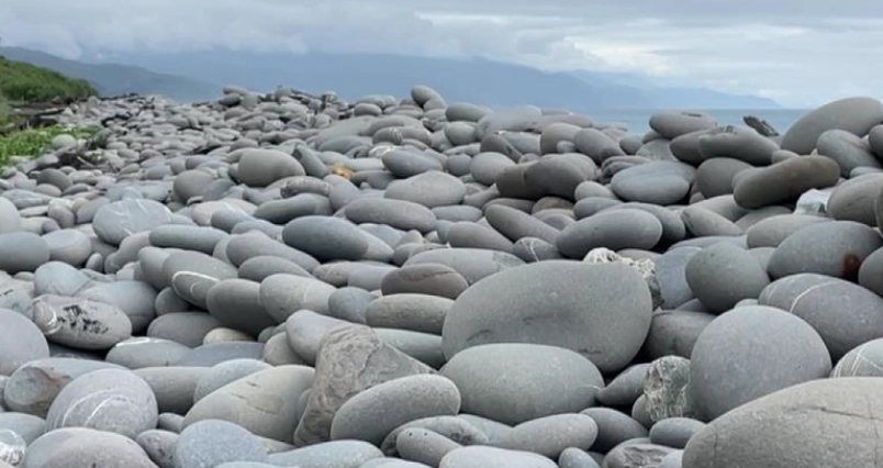 台東海邊石頭