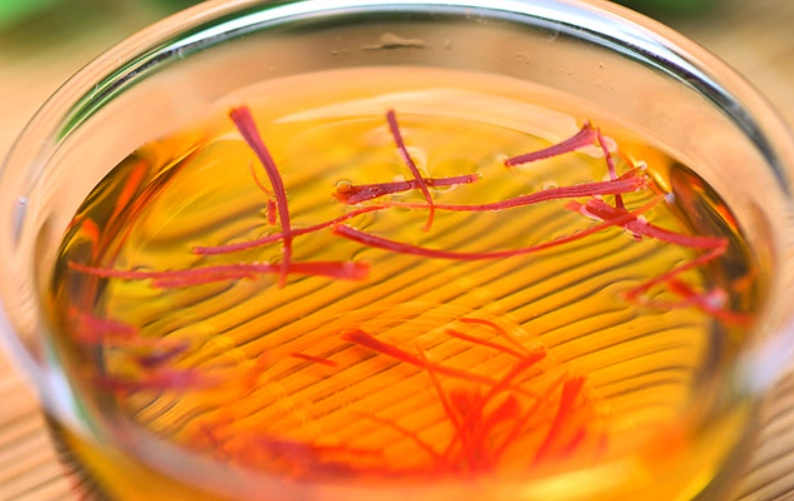 藏紅花泡水